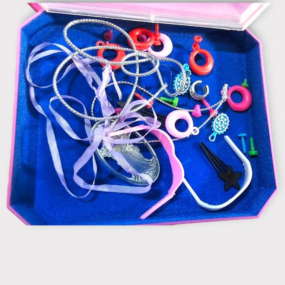 Vintage Barbie Jewelry box with accessories - Picture 6 of 6